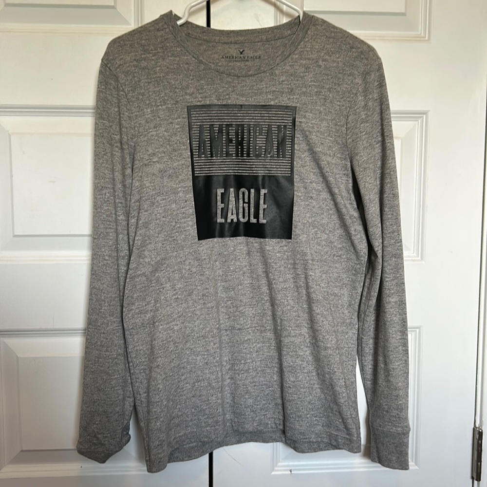 American Eagle men’s long sleeve